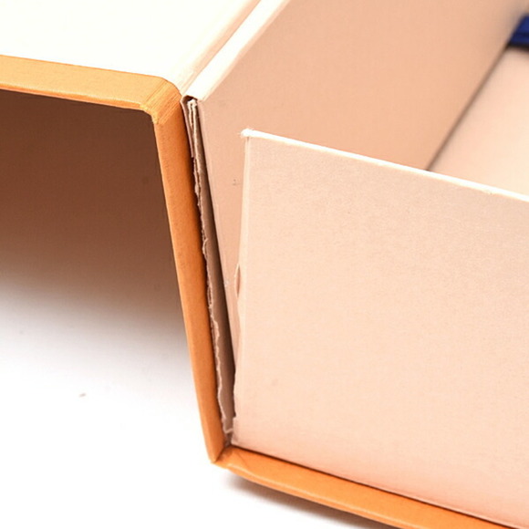 LOUIS VUITTON Brown Monogram Shoulder Bag - Picture 9 of 10